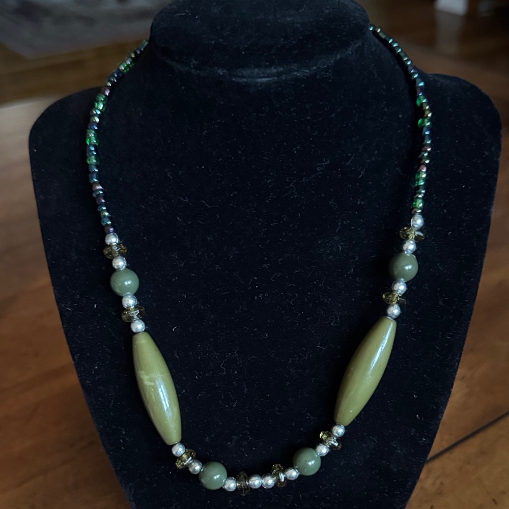 Elegant Beaded Necklace